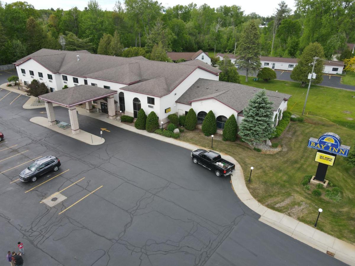 Bay Inn Tawas City Exterior photo